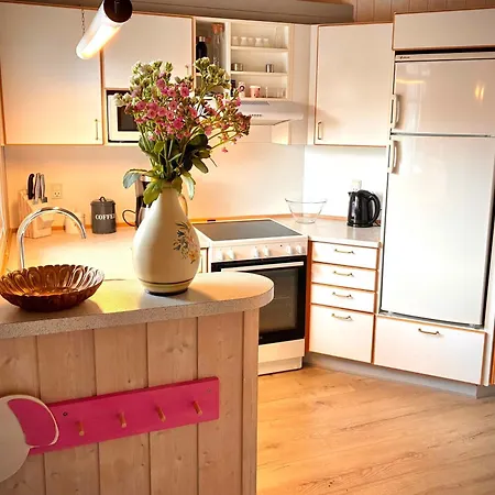 Hébergement de vacances Lovely Family In Quiet Waterside Setting