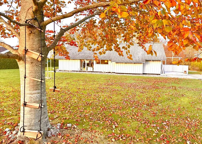 Hébergement de vacances Lovely Family In Quiet Waterside Setting *