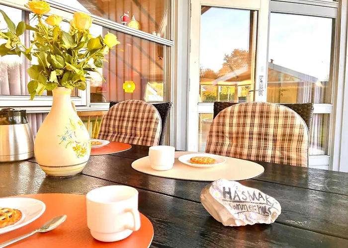 Hébergement de vacances Lovely Family In Quiet Waterside Setting *