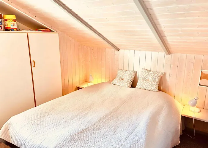 Hébergement de vacances Lovely Family In Quiet Waterside Setting