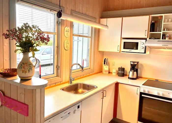 Lovely Family In Quiet Waterside Setting Hébergement de vacances Otterup