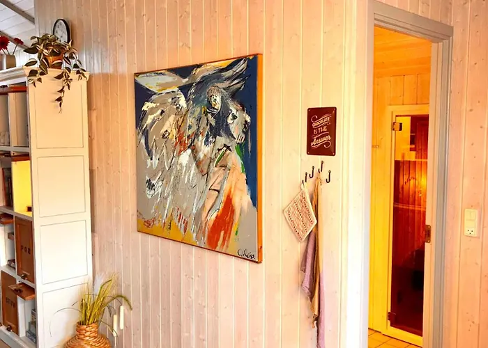 Lovely Family In Quiet Waterside Setting *