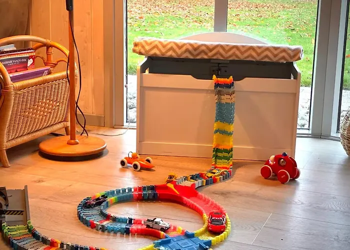 Lovely Family In Quiet Waterside Setting * Otterup