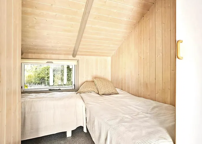 Hébergement de vacances Lovely Family In Quiet Waterside Setting *